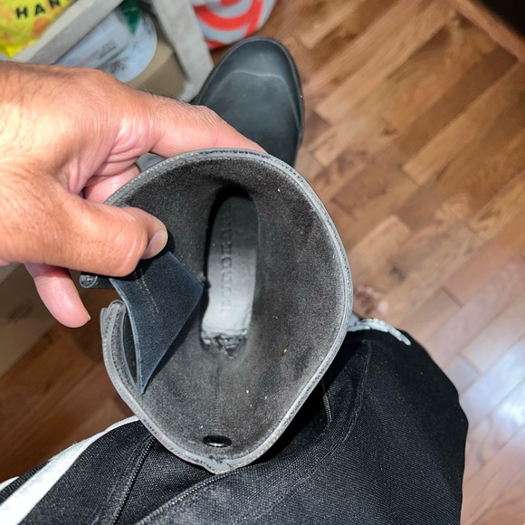 COPY - COPY - Burberry Rainboots - Picture 5 of 7